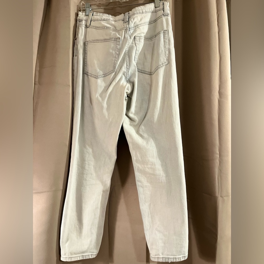 Highest Rise Light Wash Ripped Mom Jeans - Picture 3 of 3